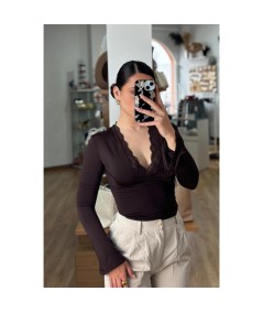 Camiseta escote encaje